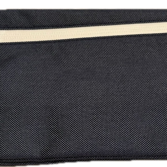 Harry’s Black and Cream Men's Bag - Picture 1 of 3